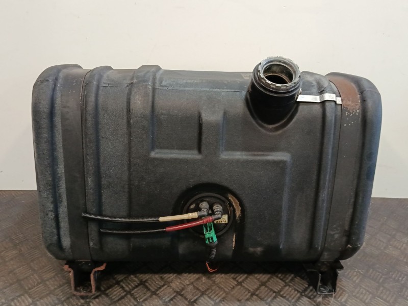 Recambio de deposito combustible para iveco daily iii furgoneta 35 c 14 referencia OEM IAM 504075632  