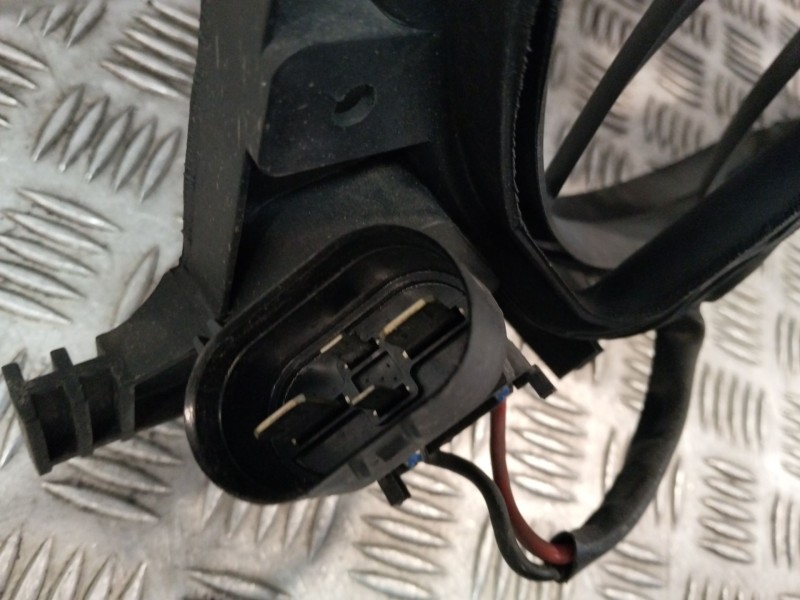 Recambio de electroventilador para opel corsa c sri referencia OEM IAM 13106033  