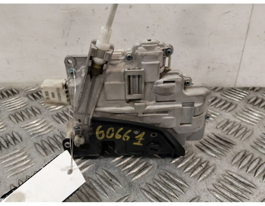 Recambio de cerradura puerta delantera izquierda para seat altea xl (5p5, 5p8) 1.6 tdi referencia OEM IAM A046879  
