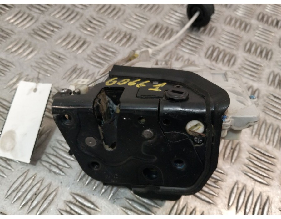 Recambio de cerradura puerta delantera izquierda para seat altea xl (5p5, 5p8) 1.6 tdi referencia OEM IAM A046879  