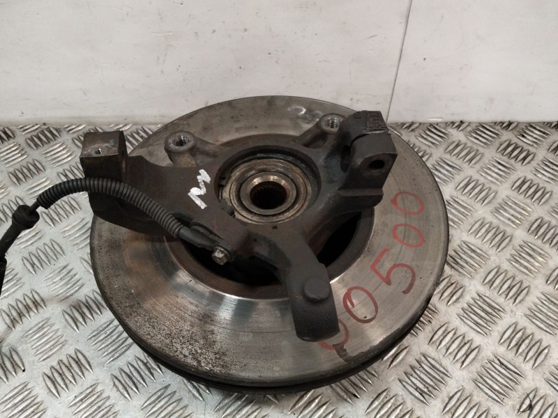 Recambio de mangueta delantera derecha para renault master ii furgoneta (fd) 2.5 dci referencia OEM IAM 8200642123  
