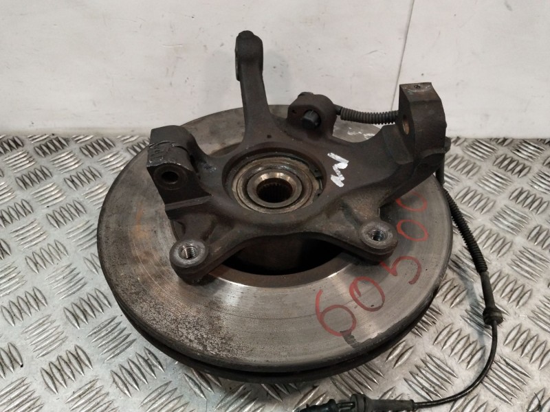 Recambio de mangueta delantera derecha para renault master ii furgoneta (fd) 2.5 dci referencia OEM IAM 8200642123  