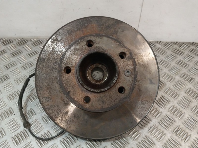 Recambio de mangueta delantera derecha para renault master ii furgoneta (fd) 2.5 dci referencia OEM IAM 8200642123  