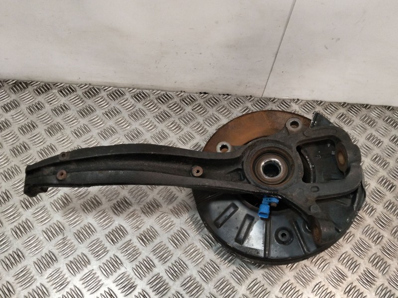 Recambio de mangueta delantera izquierda para volkswagen touareg (7la) referencia OEM IAM 7L6407257A  