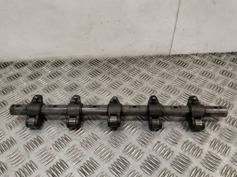 Recambio de arbol de levas para land rover discovery ii (l318) 2.5 td5 4x4 referencia OEM IAM V274860  
