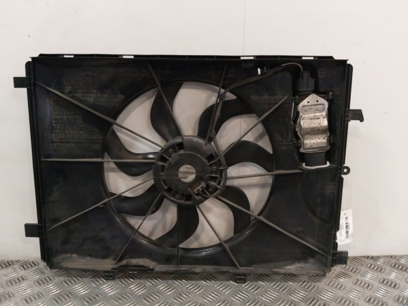 Recambio de electroventilador para mercedes-benz clase a (w176) a 180 (176.042) referencia OEM IAM 3135104226  