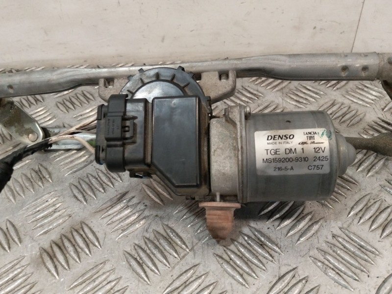 Recambio de motor limpia delantero para ford ka (ru8) 1.2 referencia OEM IAM 1592009310  