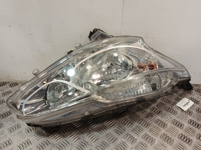 Recambio de faro derecho para peugeot 208 i (ca_, cc_) 1.2 vti 82 referencia OEM IAM 1685351480  