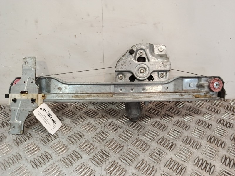 Recambio de elevalunas delantero derecho para peugeot 208 i (ca_, cc_) 1.2 vti 82 referencia OEM IAM 9673154380  
