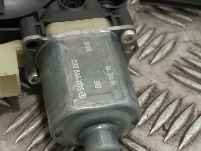 Recambio de elevalunas trasero derecho para audi a3 sportback (8va, 8vf) 2.0 tdi referencia OEM IAM 8V4839462  