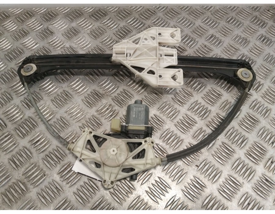Recambio de elevalunas trasero derecho para audi a3 sportback (8va, 8vf) 2.0 tdi referencia OEM IAM 8V4839462  