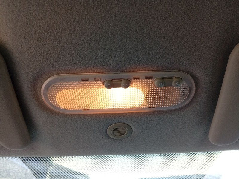 Recambio de luz interior para dacia duster (hs_) 1.2 tce 125 referencia OEM IAM 8200073231  