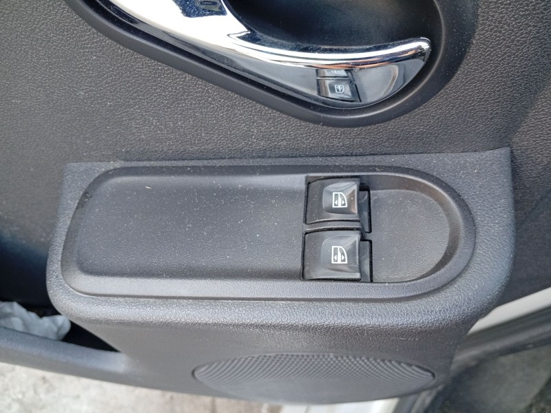 Recambio de mando elevalunas delantero izquierdo para dacia duster (hs_) 1.2 tce 125 referencia OEM IAM 8200108269  