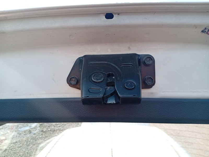 Recambio de cerradura maletero / porton para kia rio iii (ub) 1.25 cvvt referencia OEM IAM 812301W210  