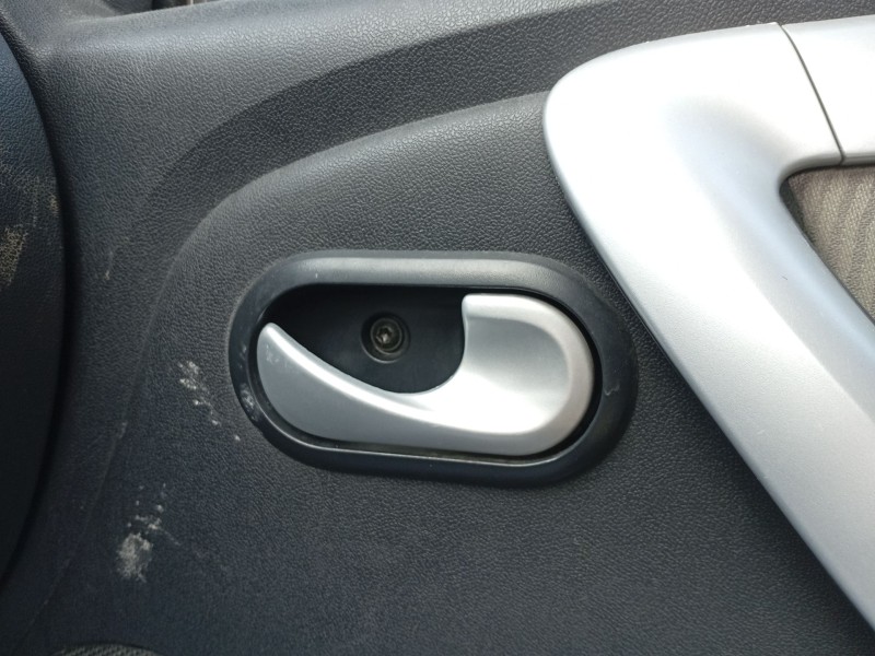 Recambio de maneta interior delantera derecha para dacia logan (ls_) 1.5 dci (ls0w) referencia OEM IAM 7700353283  