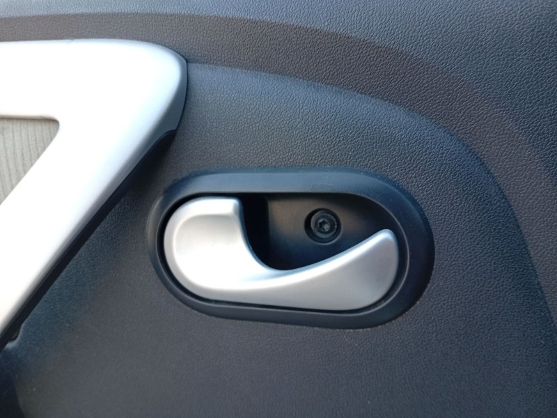 Recambio de maneta interior delantera izquierda para dacia logan (ls_) 1.5 dci (ls0w) referencia OEM IAM 7700353282  