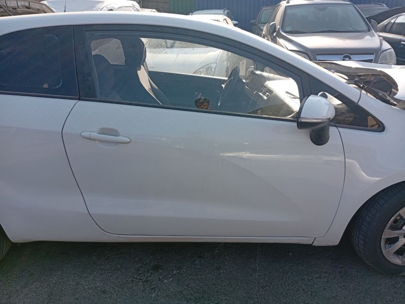 Recambio de puerta delantera derecha para kia rio iii (ub) 1.25 cvvt referencia OEM IAM 760041W010  