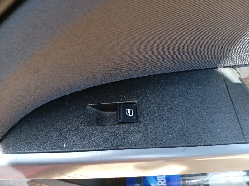 Recambio de mando elevalunas delantero derecho para seat leon (1p1) 1.6 tdi referencia OEM IAM 7L6959855CREH  