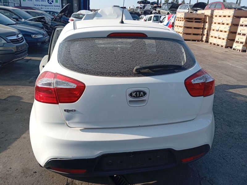 Recambio de porton trasero para kia rio iii (ub) 1.25 cvvt referencia OEM IAM 737001W220  