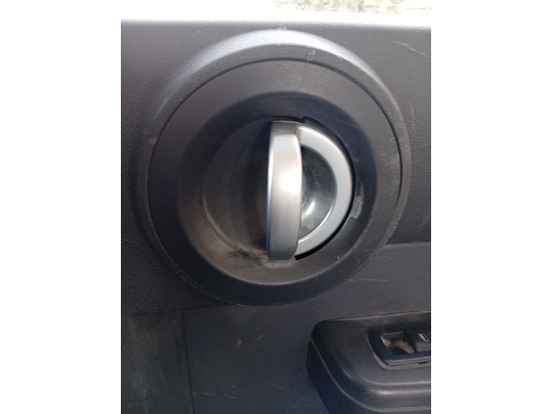 Recambio de maneta interior trasera derecha para dodge nitro 2.8 crd referencia OEM IAM 68004828AA  