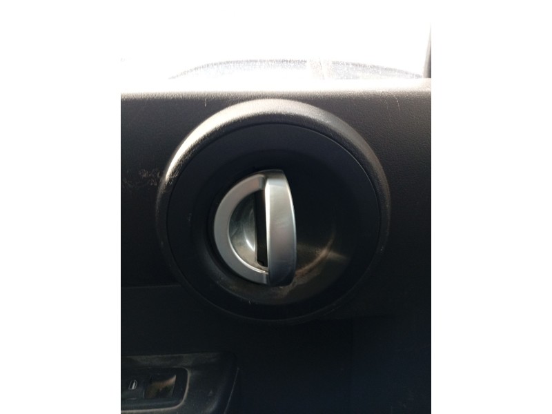Recambio de maneta interior trasera izquierda para dodge nitro 2.8 crd referencia OEM IAM 68004829AA  