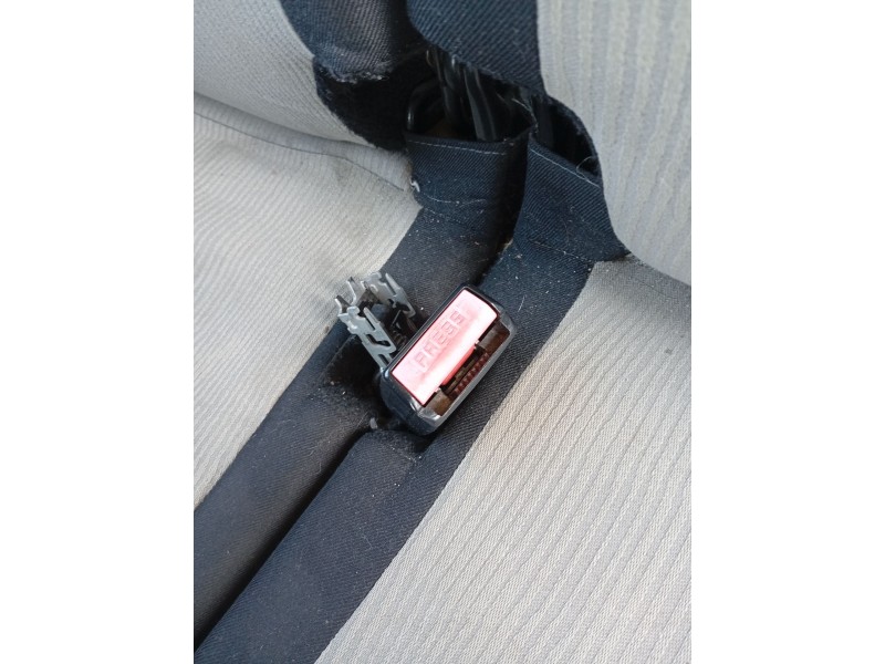 Recambio de enganche cinturon trasero central para dacia logan (ls_) 1.5 dci (ls0w) referencia OEM IAM 6001549673  