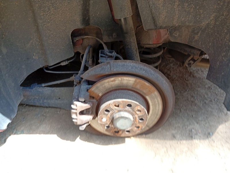Recambio de mangueta trasera izquierda para seat leon (1p1) 1.6 tdi referencia OEM IAM 5Q0598611  