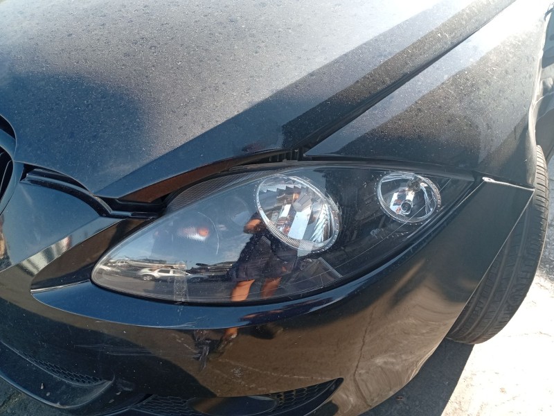 Recambio de faro izquierdo para seat leon (1p1) 1.9 tdi referencia OEM IAM 5P1941005E  