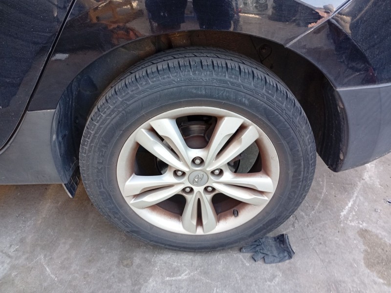 Recambio de mangueta trasera izquierda para hyundai ix35 (lm, el, elh) 1.7 crdi referencia OEM IAM 527102S000  
