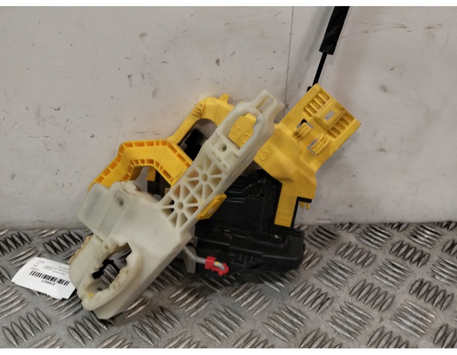 Recambio de cerradura puerta trasera derecha para kia xceed (cd) 1.5 t-gdi mhev referencia OEM IAM 81420J7300  