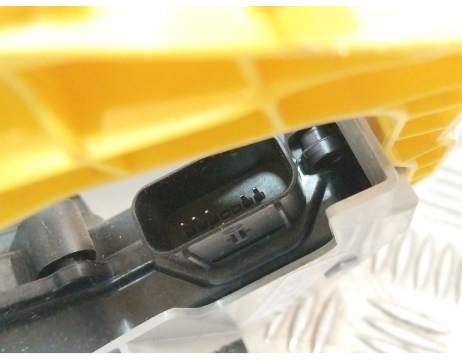 Recambio de cerradura puerta trasera derecha para kia xceed (cd) 1.5 t-gdi mhev referencia OEM IAM 81420J7300  