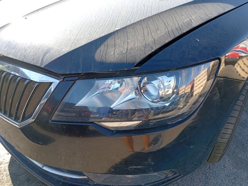 Recambio de faro izquierdo para skoda superb ii station wagon (3t5) 2.0 tdi 16v referencia OEM IAM 3T1941017  