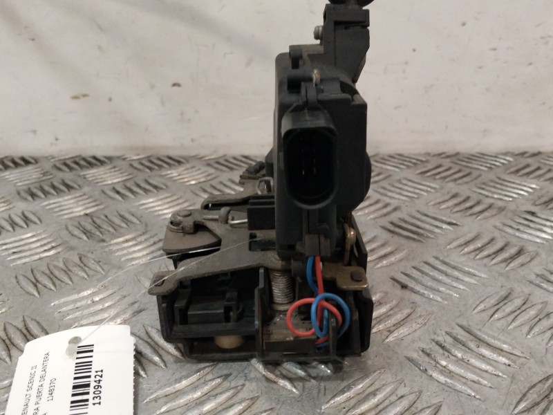 Recambio de cerradura puerta delantera derecha para renault scenic ii 1.5 dci referencia OEM IAM 1J48370  