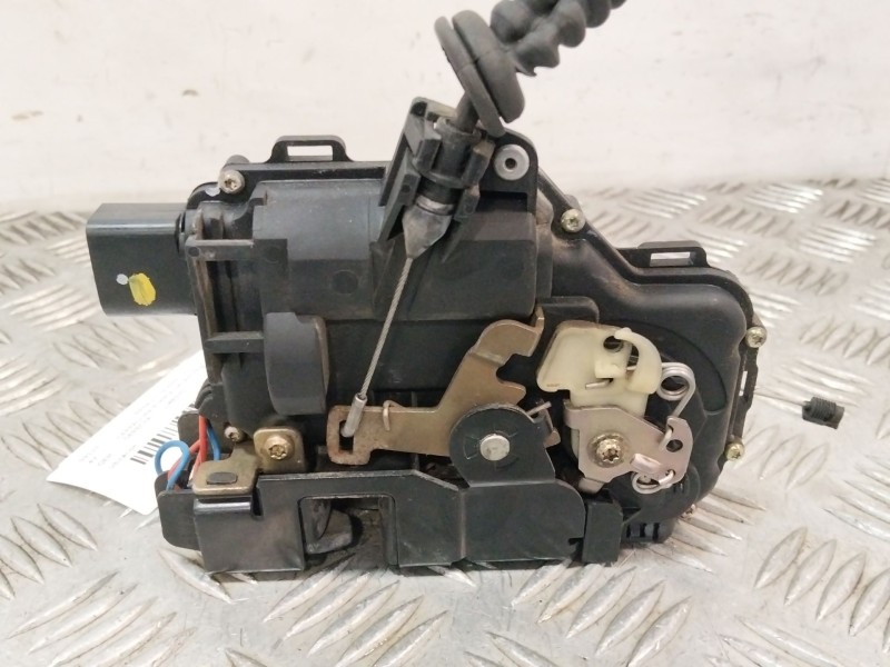 Recambio de cerradura puerta delantera derecha para renault scenic ii 1.5 dci referencia OEM IAM 1J48370  
