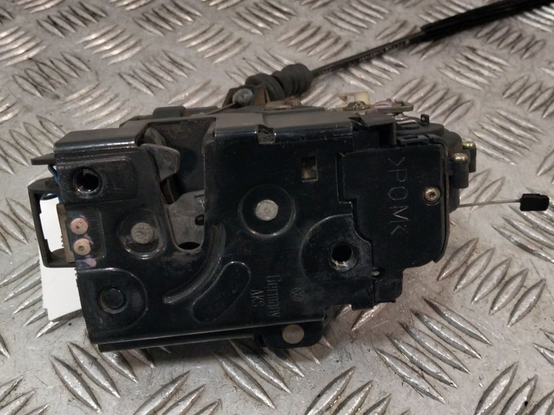 Recambio de cerradura puerta delantera derecha para renault scenic ii 1.5 dci referencia OEM IAM 1J48370  