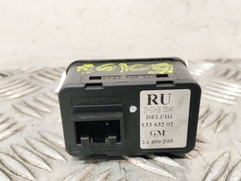 Recambio de mando elevalunas para renault laguna ii (bg0/1_) 2.0 dci (bg1t) referencia OEM IAM 13363202  