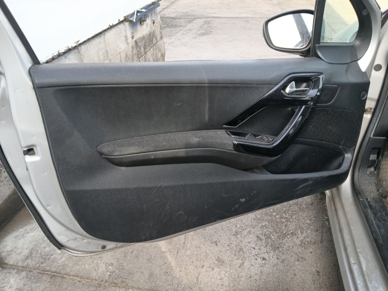 peugeot 208 i (ca_, cc_) del año 2012