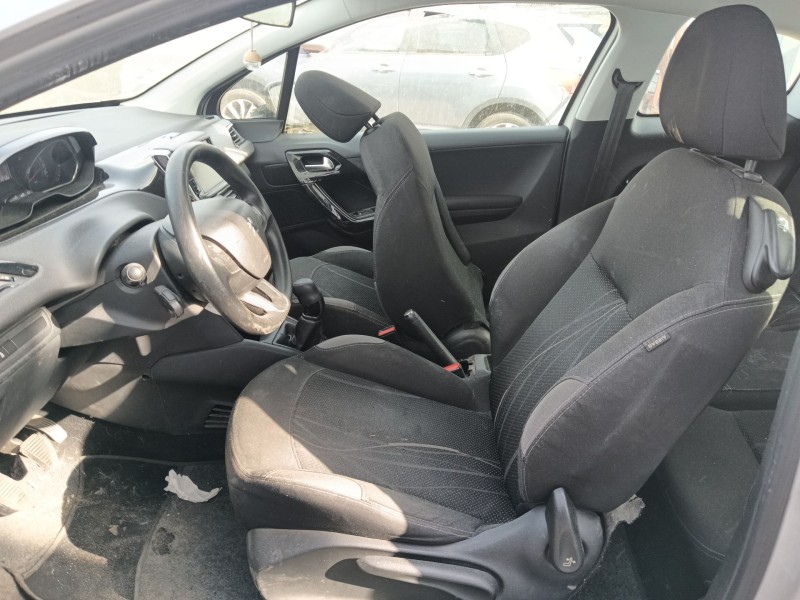 peugeot 208 i (ca_, cc_) del año 2012
