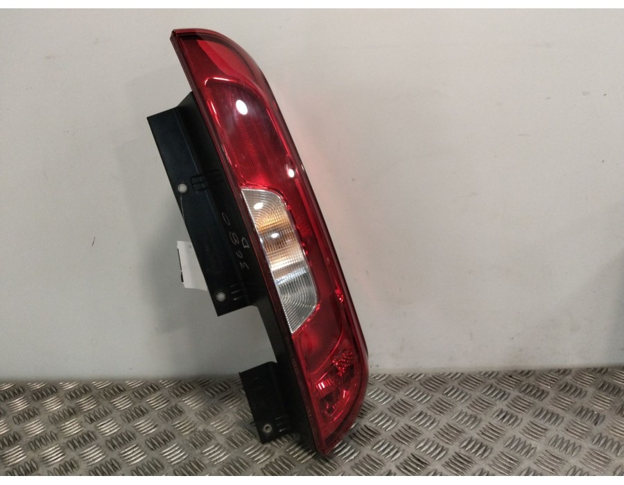 Recambio de piloto trasero derecho para fiat doblo cargo (263_) 1.6 d multijet referencia OEM IAM 0000051810673 52044715 