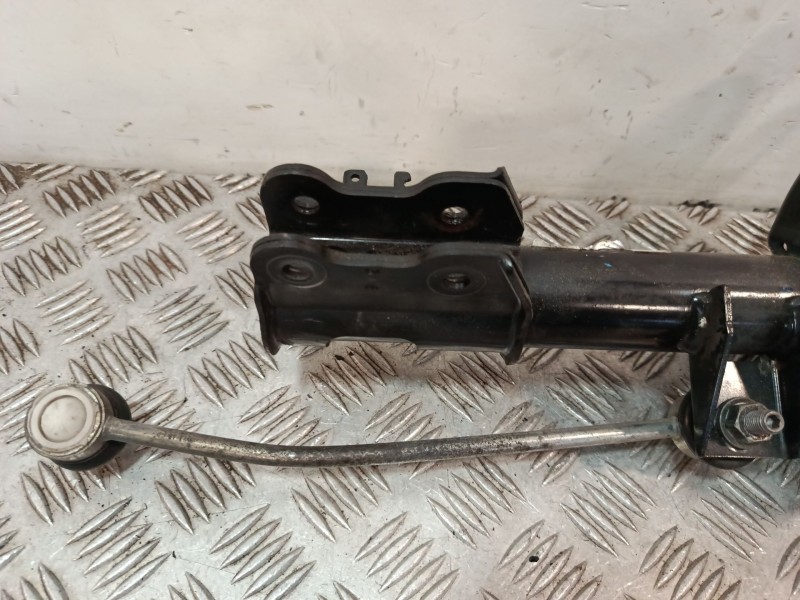 Recambio de amortiguador delantero izquierdo para kia carens 2.0 turbodiesel cat referencia OEM IAM 51871427  