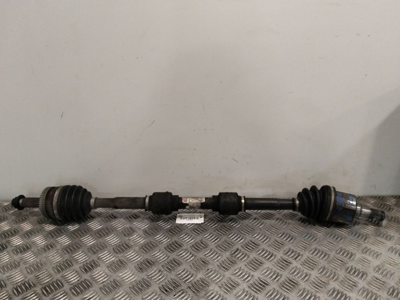 Recambio de transmision delantera derecha para kia carens iv 1.7 crdi referencia OEM IAM 49501A4200  