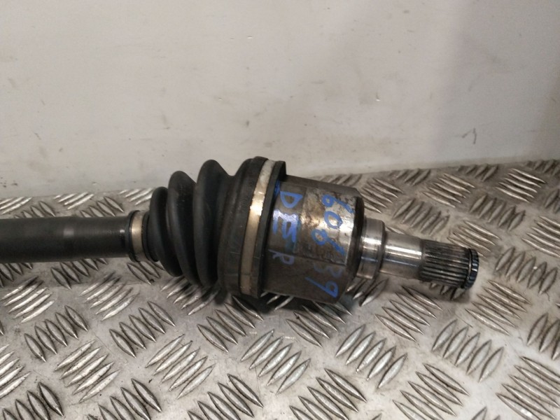 Recambio de transmision delantera derecha para kia carens iv 1.7 crdi referencia OEM IAM 49501A4200  