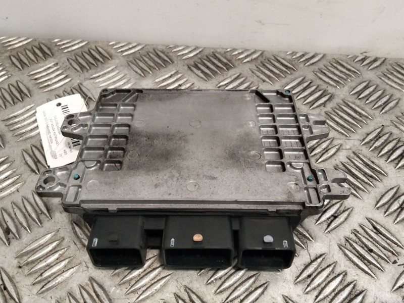 Recambio de centralita motor uce para nissan qashqai i (j10, nj10) 2.0 referencia OEM IAM MEC93370C17331  
