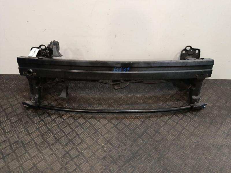 Recambio de refuerzo paragolpes delantero para kia carens iv 1.7 crdi referencia OEM IAM 86530A4000  
