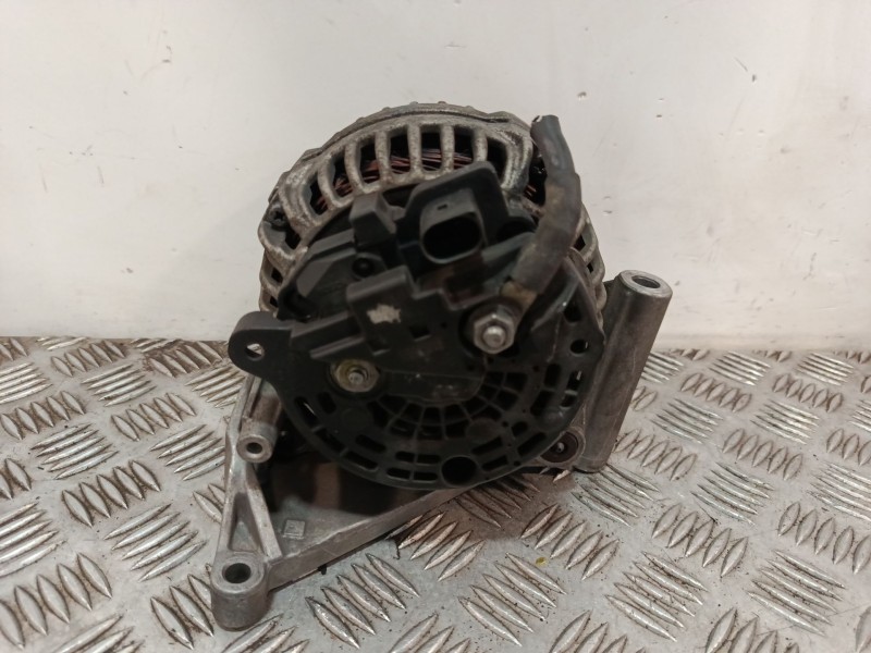 Recambio de alternador para volkswagen touareg (7la) 2.5 tdi referencia OEM IAM 0124615031490  