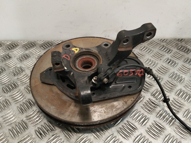 Recambio de mangueta delantera derecha para nissan leaf (ze0) electric referencia OEM IAM 13154320  