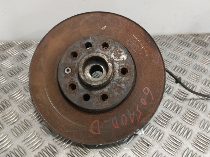 Recambio de mangueta delantera derecha para nissan leaf (ze0) electric referencia OEM IAM 13154320  