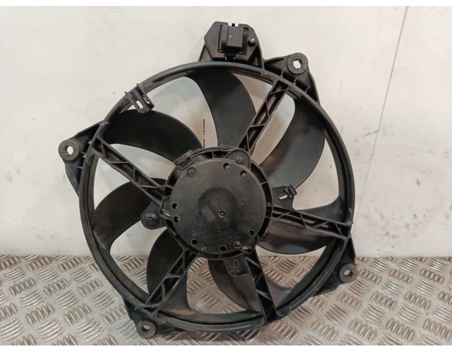 Recambio de electroventilador para renault megane iii hatchback (bz0/1_, b3_) 1.5 dci referencia OEM IAM 10002805  