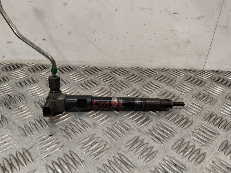 Recambio de inyector para hyundai h350 furgoneta 2.5 crdi referencia OEM IAM 06U03015  