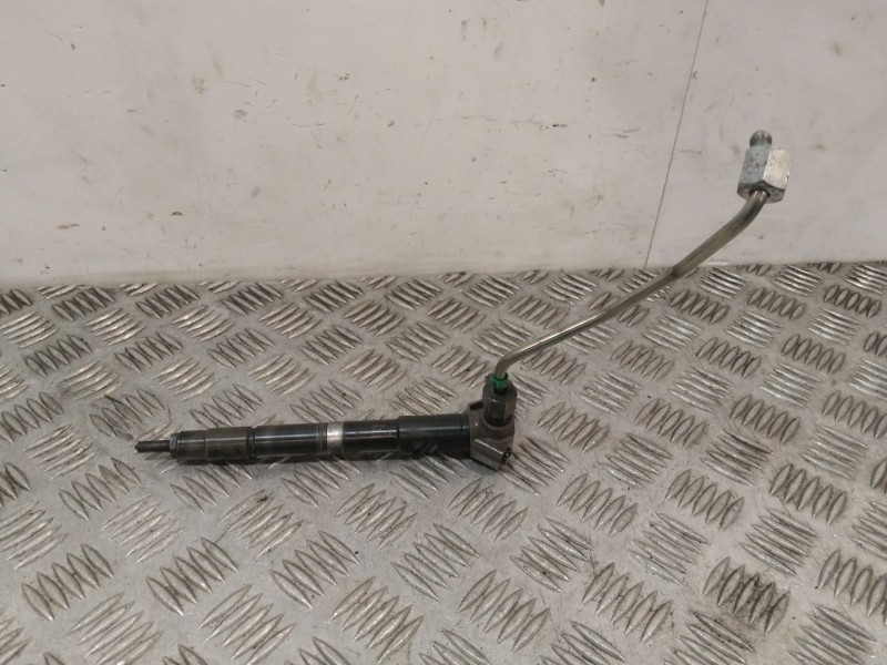 Recambio de inyector para hyundai h350 furgoneta 2.5 crdi referencia OEM IAM 06U03015  